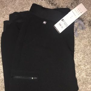 Figs women’s black scrub joggers!